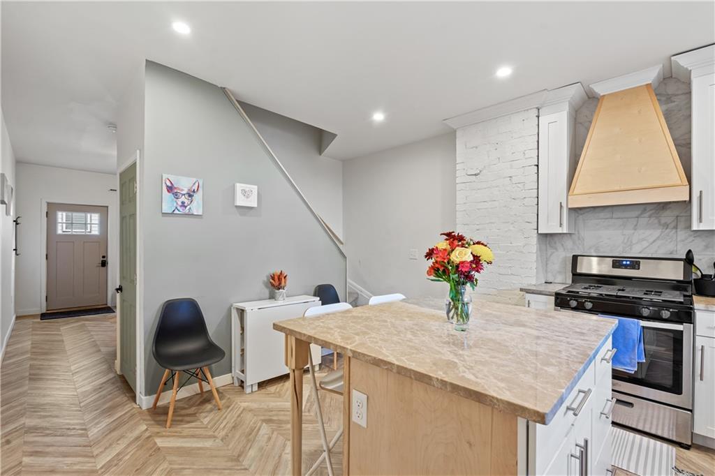 5241 Kent Way Pittsburgh, PA 15201 - Photo 7 of 25