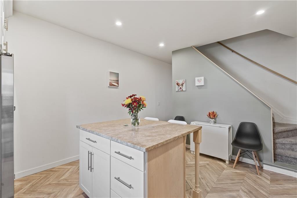 5241 Kent Way Pittsburgh, PA 15201 - Photo 8 of 25