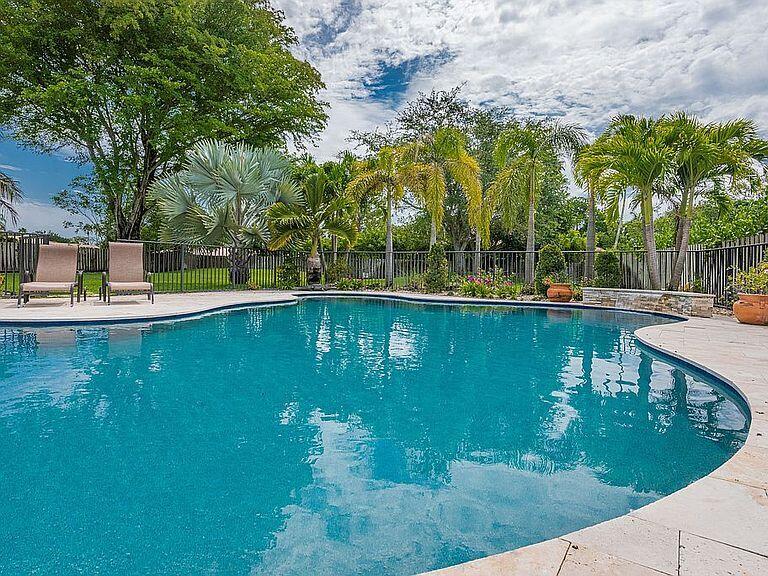 22300 Solitude Drive Boca Raton, FL 33428 - Photo 28 of 34 C324F45C-66BD-4E54-BE43-8848C6E43E96