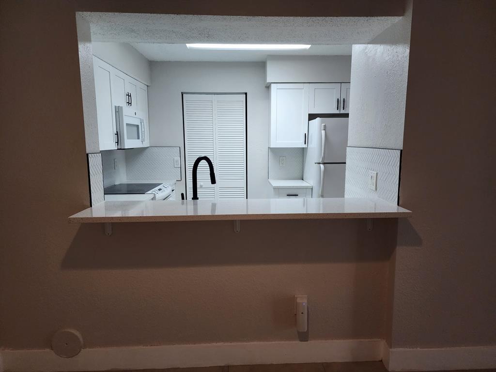 1229 Southwest 46th Avenue, Unit 405 Pompano Beach, FL 33069 - Photo 23 of 26