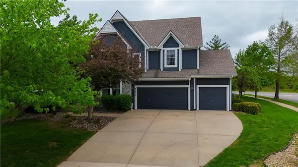 $622,000 | 21715 West 100th Terrace, Lenexa, KS 66220