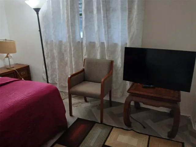 $950 | 3852 Northwest 34th Street, Lauderdale Lakes, FL 33309