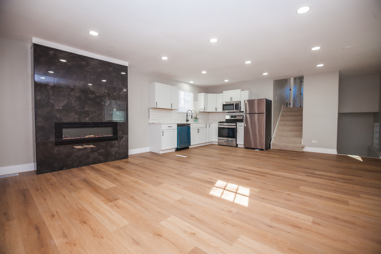 306 West 111th Street Chicago, IL 60628 - Photo 3 of 21