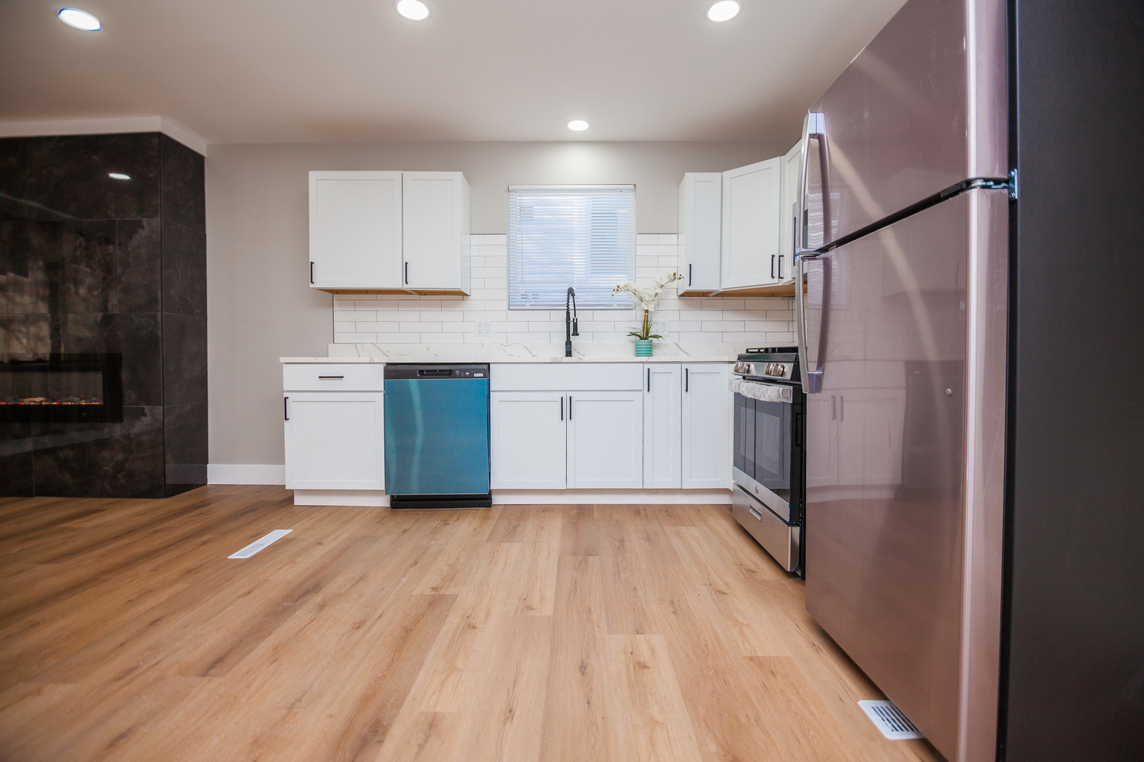 306 West 111th Street Chicago, IL 60628 - Photo 5 of 21