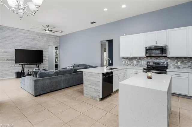 $789,000 | 2066 Mandarin Lane, Naples, FL 34120