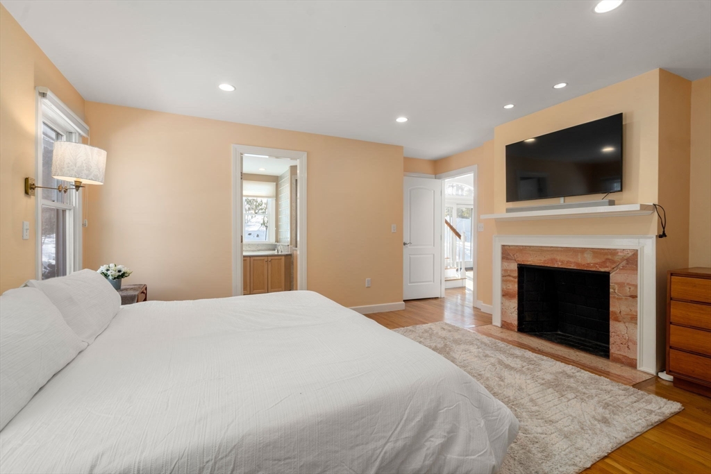 25 Mansfield Road Wellesley, MA 02481 - Photo 16 of 39