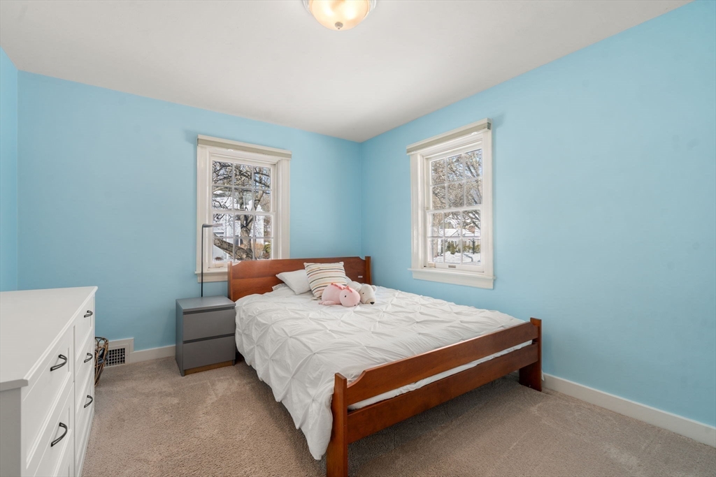 25 Mansfield Road Wellesley, MA 02481 - Photo 23 of 39