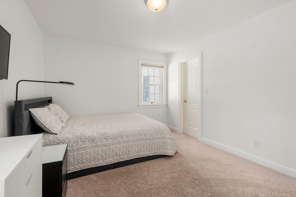 25 Mansfield Road Wellesley, MA 02481 - Photo 25 of 39