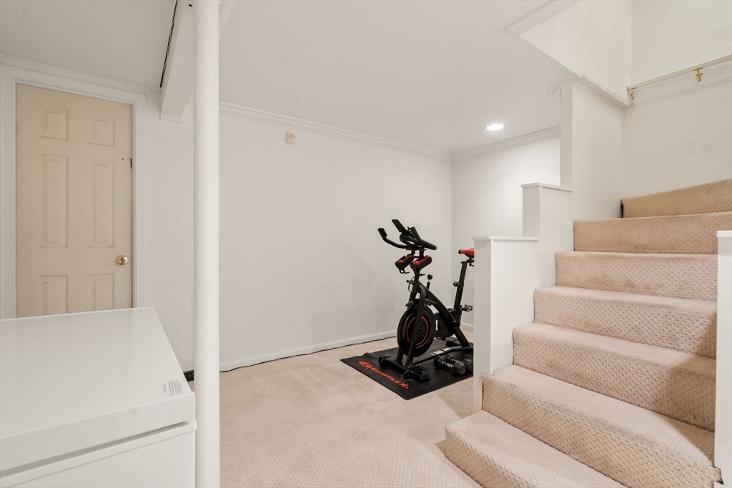 25 Mansfield Road Wellesley, MA 02481 - Photo 30 of 39