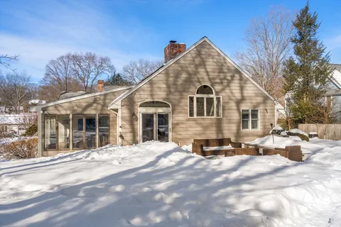 a view of a white house