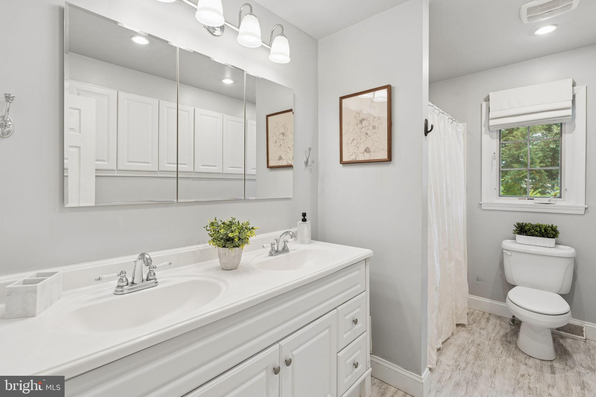102 Othoridge Road Lutherville-Timonium, MD 21093 - Photo 22 of 43 Upper Level Bath