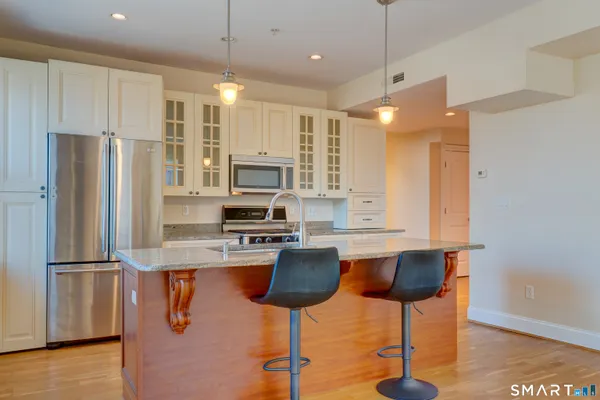 $419,000 | 629 Chapel Street, Unit 4A, New Haven, CT 06511