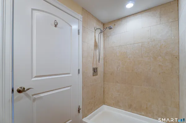 $419,000 | 629 Chapel Street, Unit 4A, New Haven, CT 06511