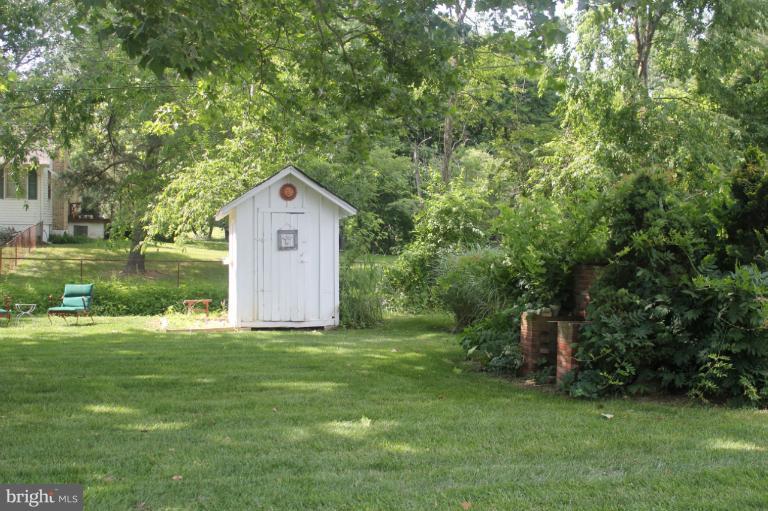 962 Patuxent Road Odenton, MD 21113 - Photo 3 of 20 Exterior (Rear)