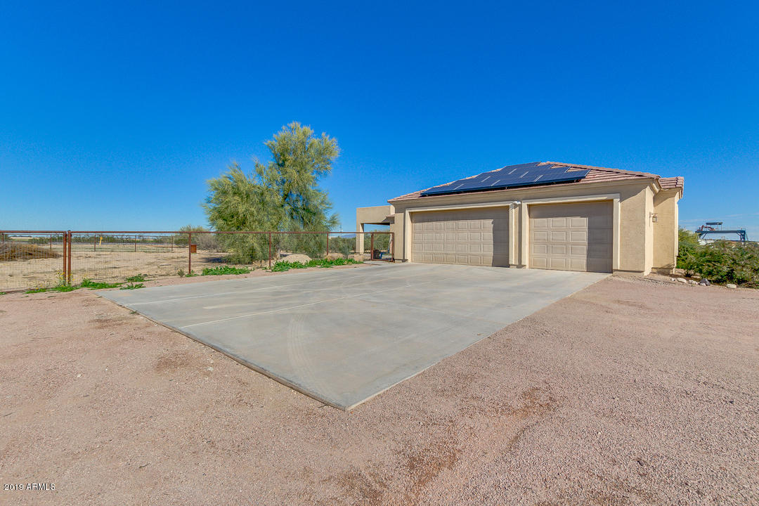 8522 South Bruner Road Buckeye, AZ 85326 - Photo 4 of 50 41-Bruner