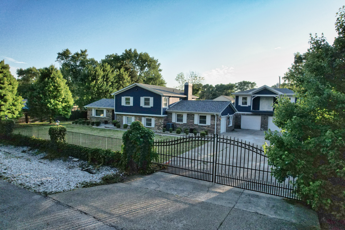 5032 Victoria Road Indianapolis, IN 46228 - Photo 4 of 41