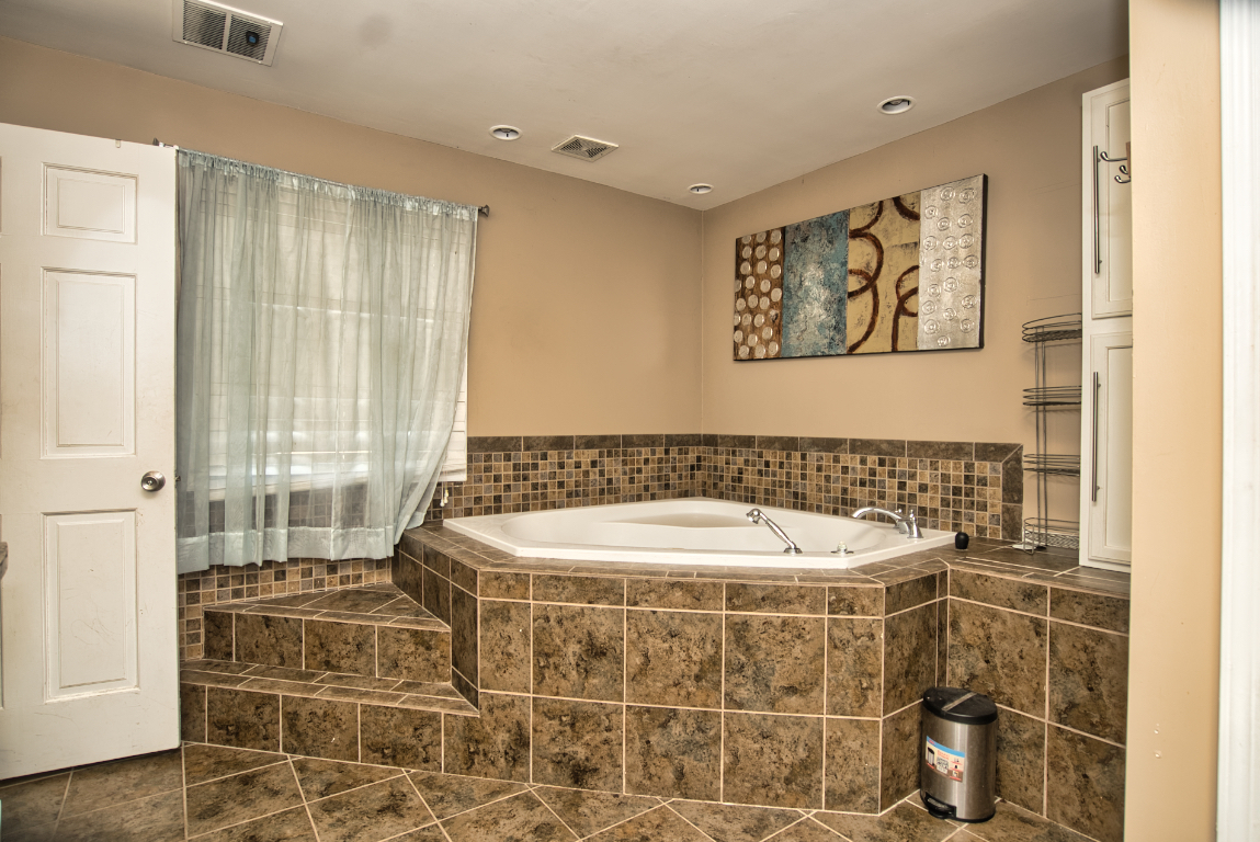 5032 Victoria Road Indianapolis, IN 46228 - Photo 10 of 41