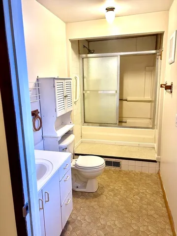 $2,100 | 331-333 East Main Street, Unit 333, Orange, MA 01364