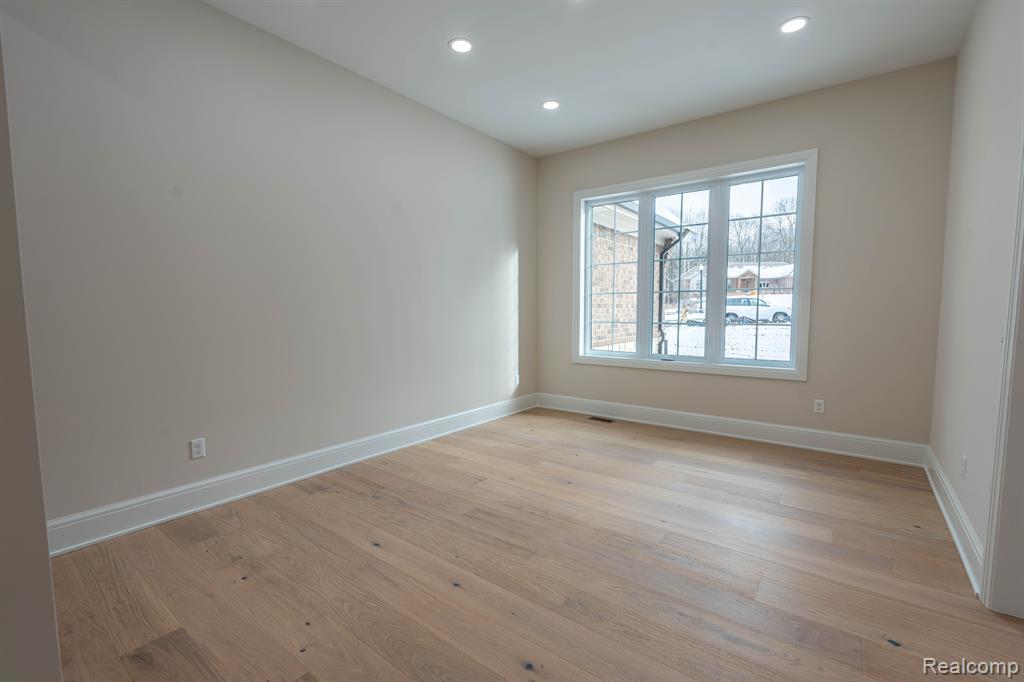 9033 Deerwood Road Clarkston, MI 48348 - Photo 26 of 56 Gallery Image 26