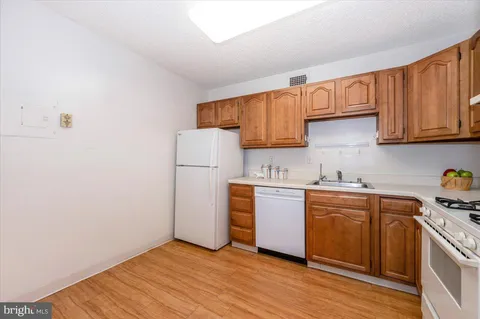 $155,000 | 5225 Pooks Hill Road, Unit 616N, Bethesda, MD 20814