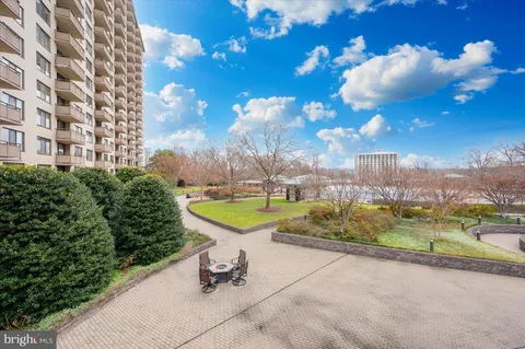 $149,900 | 5225 Pooks Hill Road, Unit 616N, Bethesda, MD 20814