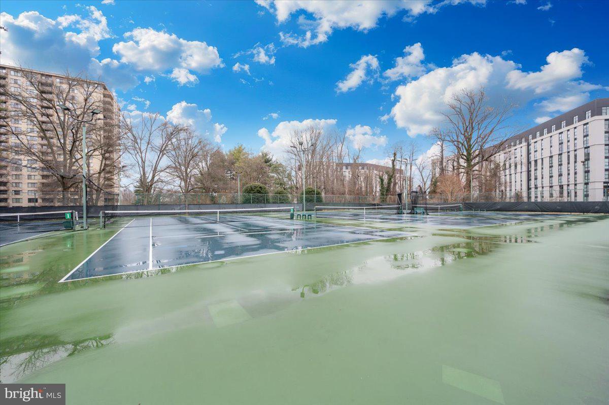 5225 Pooks Hill Road, Unit 616N Bethesda, MD 20814 - Photo 60 of 62 Promenade amenities