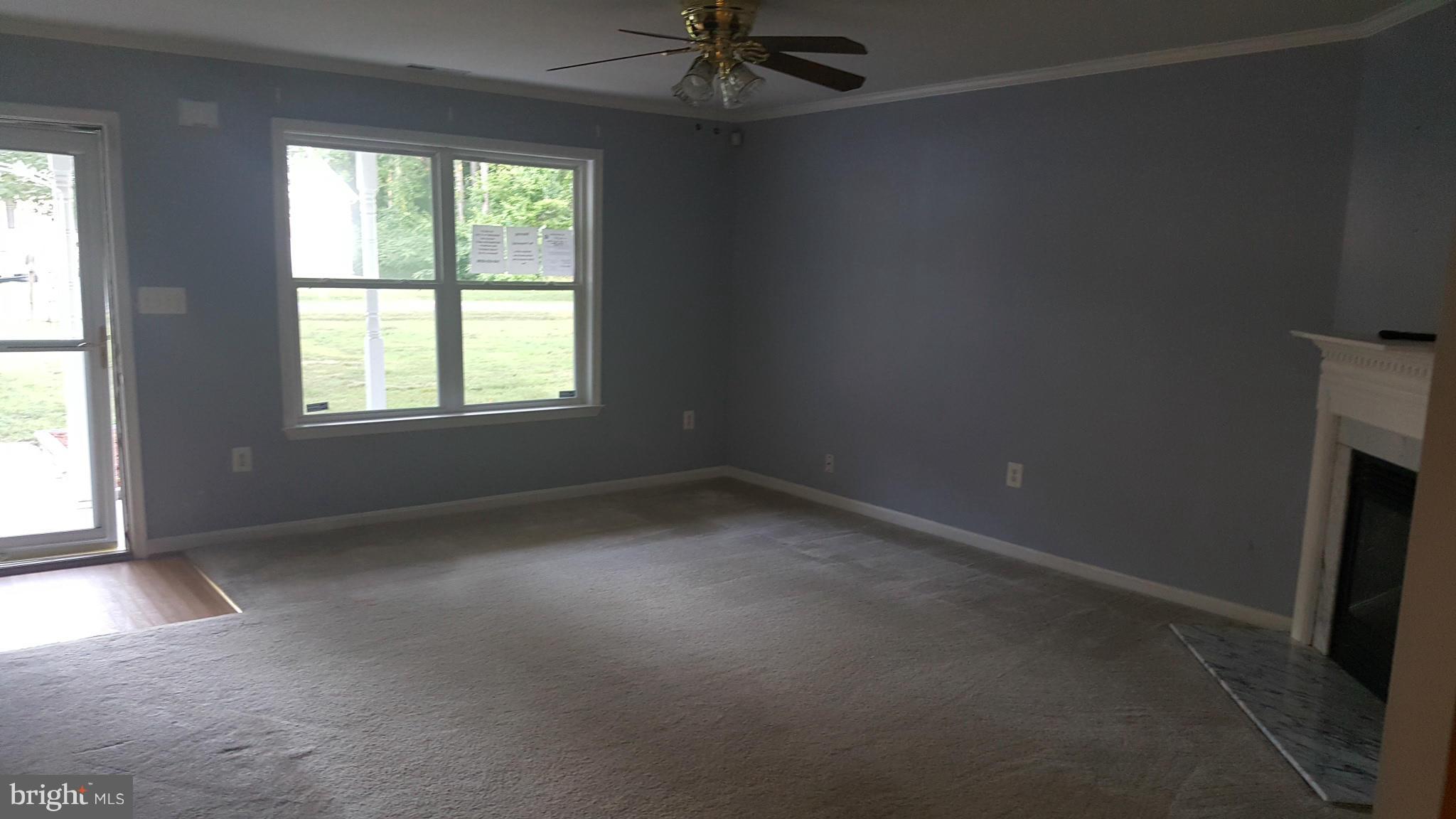 820 Forest Grove Road Colonial Beach, VA 22443 - Photo 6 of 12 Living Room