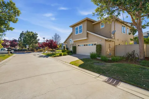 $2,688,888 | 703 Lacewing Lane, Redwood City, CA 94065