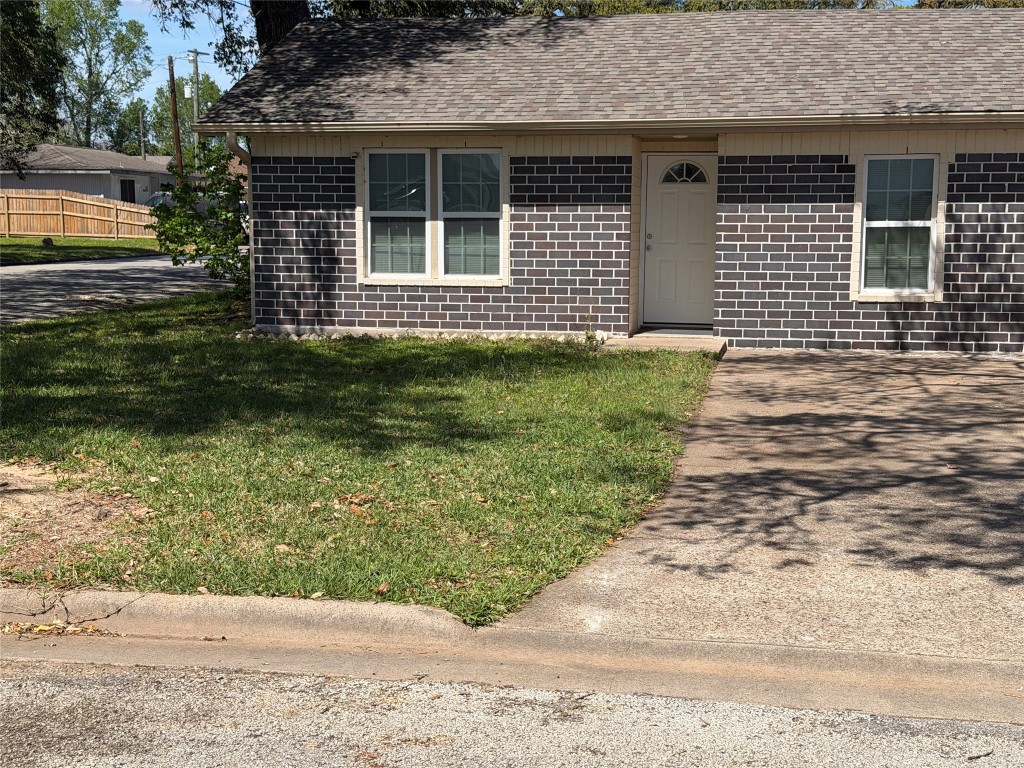 2501 Maple Street Liberty, TX 77575 - Photo 1 of 36