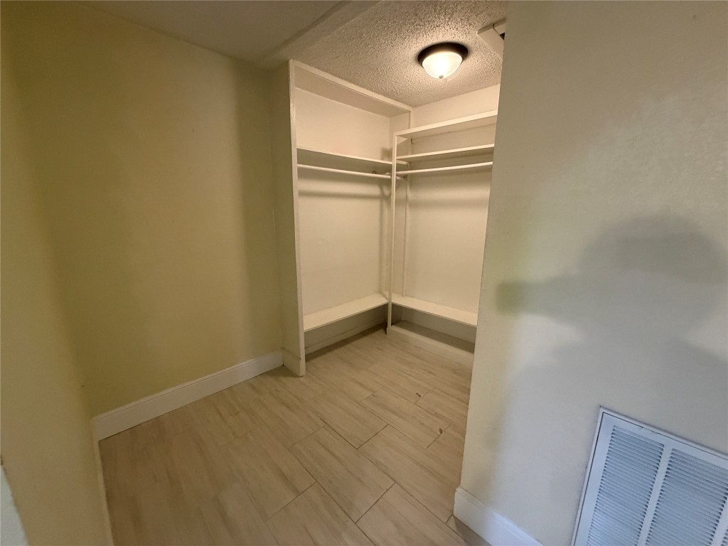 2501 Maple Street Liberty, TX 77575 - Photo 11 of 36