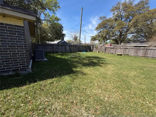 $1,399 | 2501 Maple Street, Liberty, TX 77575