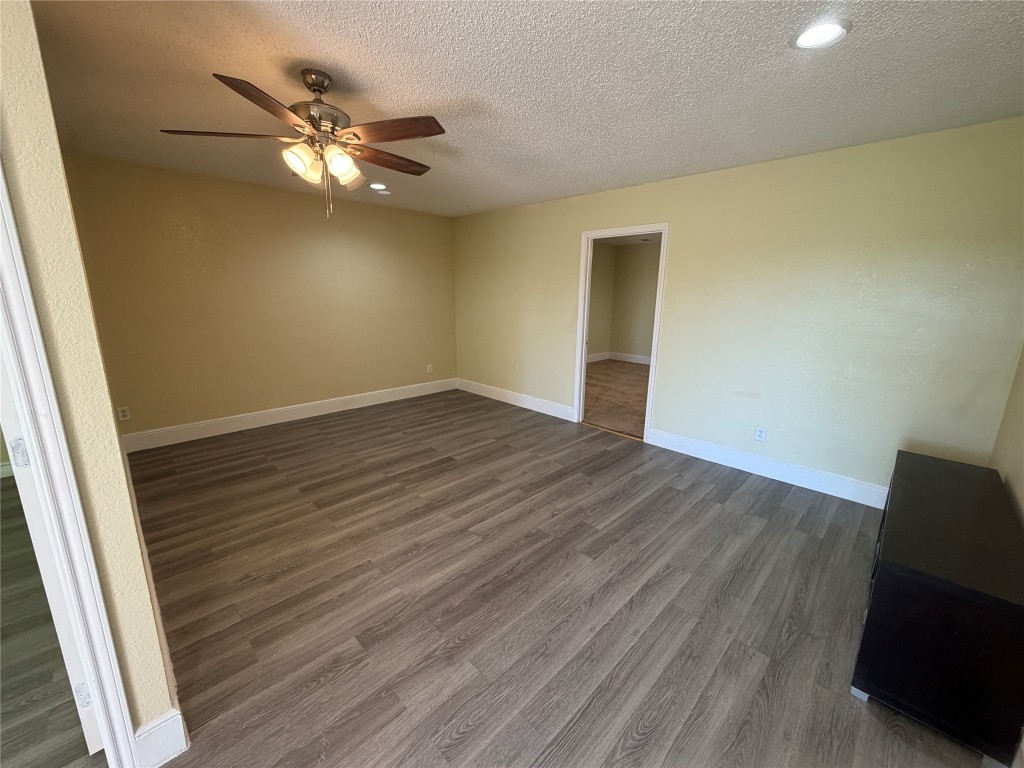 2501 Maple Street Liberty, TX 77575 - Photo 4 of 36