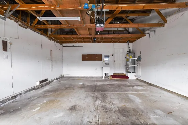 a view of utility room