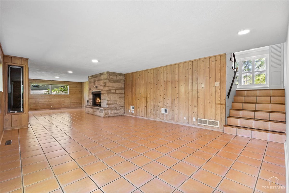 326 Charles Street Geneva, IL 60134 - Photo 21 of 33 a view of an entryway with wooden floor