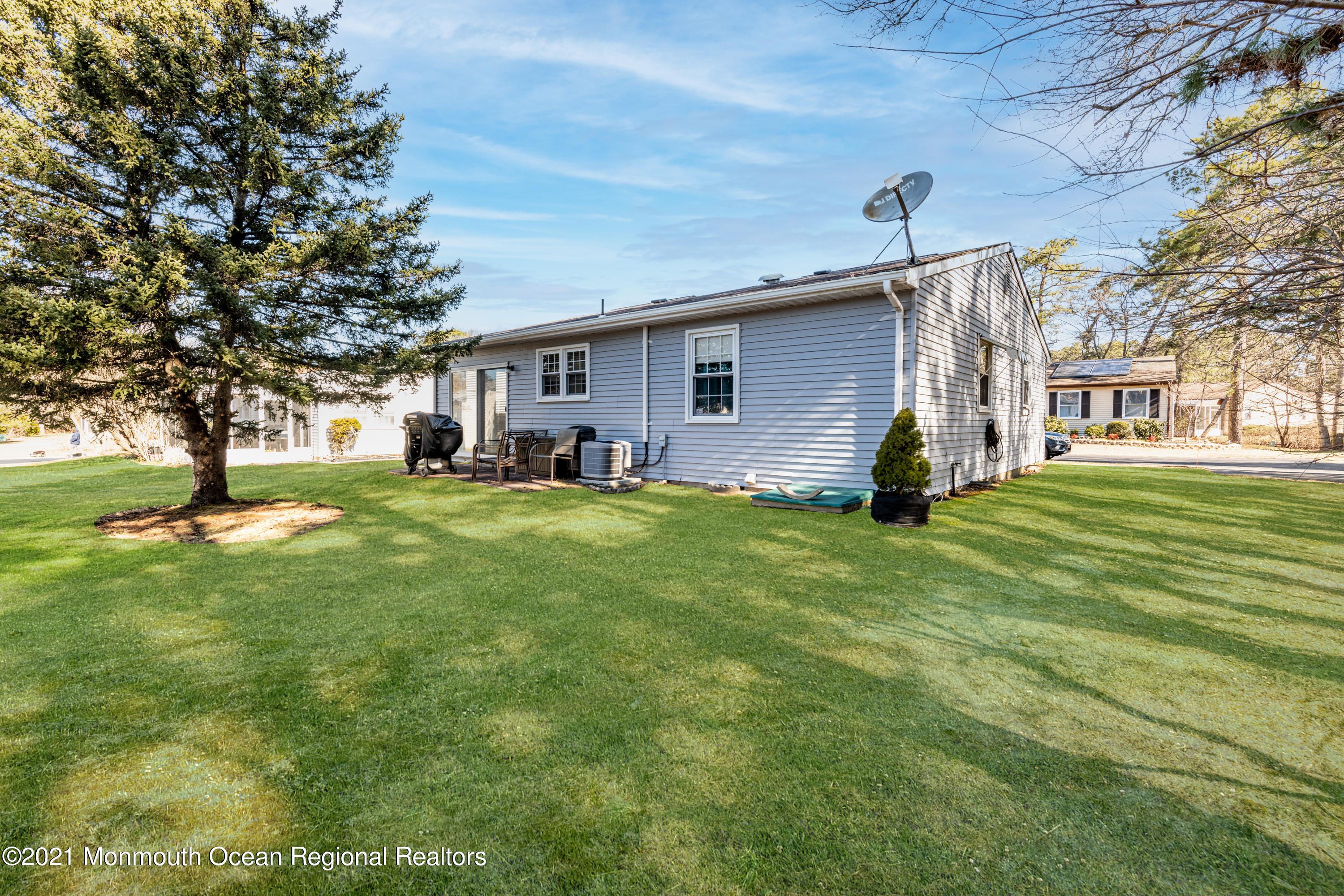 21 Hartford Road Whiting, NJ 08759 - Photo 3 of 12 21 Hartford Rd-6
