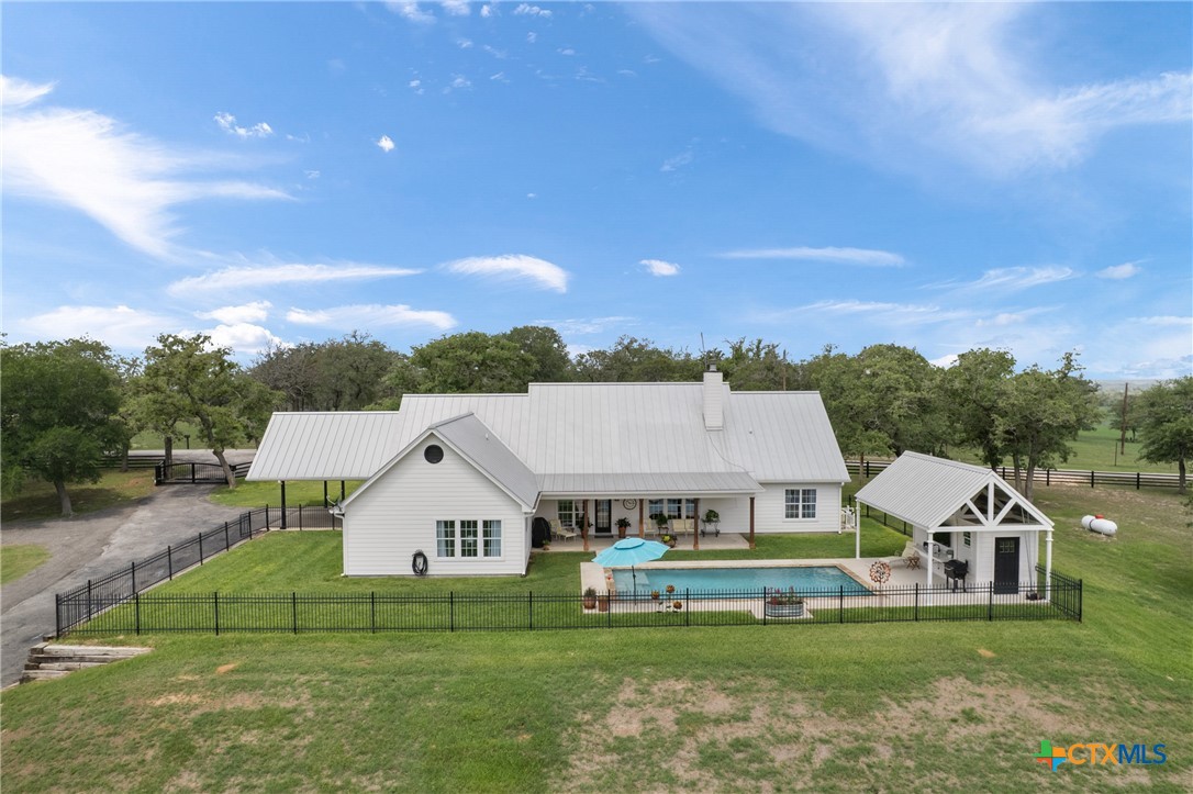 1899 Sunflower Trail Luling, TX 78648 - Photo 3 of 48 Your new estate awaits!