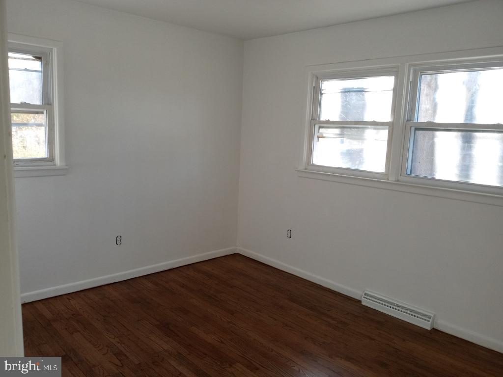 208 Evergreen Road Millville, NJ 08332 - Photo 13 of 21