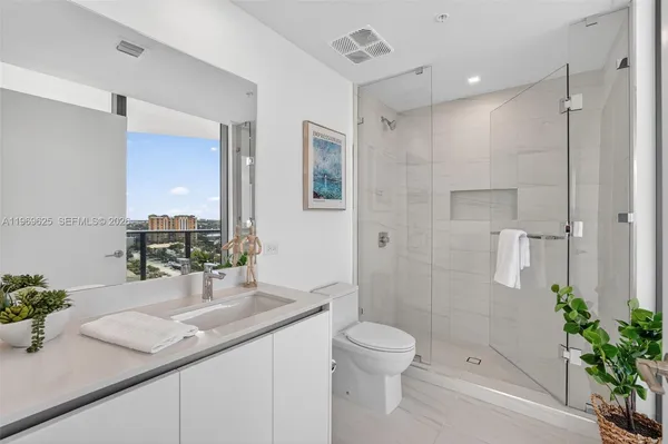 $20,000 | 900 North Ocean Boulevard, Unit 906, Pompano Beach, FL 33062