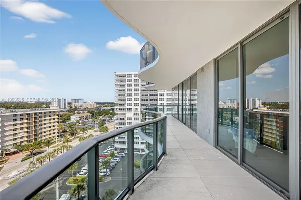 $20,000 | 900 North Ocean Boulevard, Unit 906, Pompano Beach, FL 33062