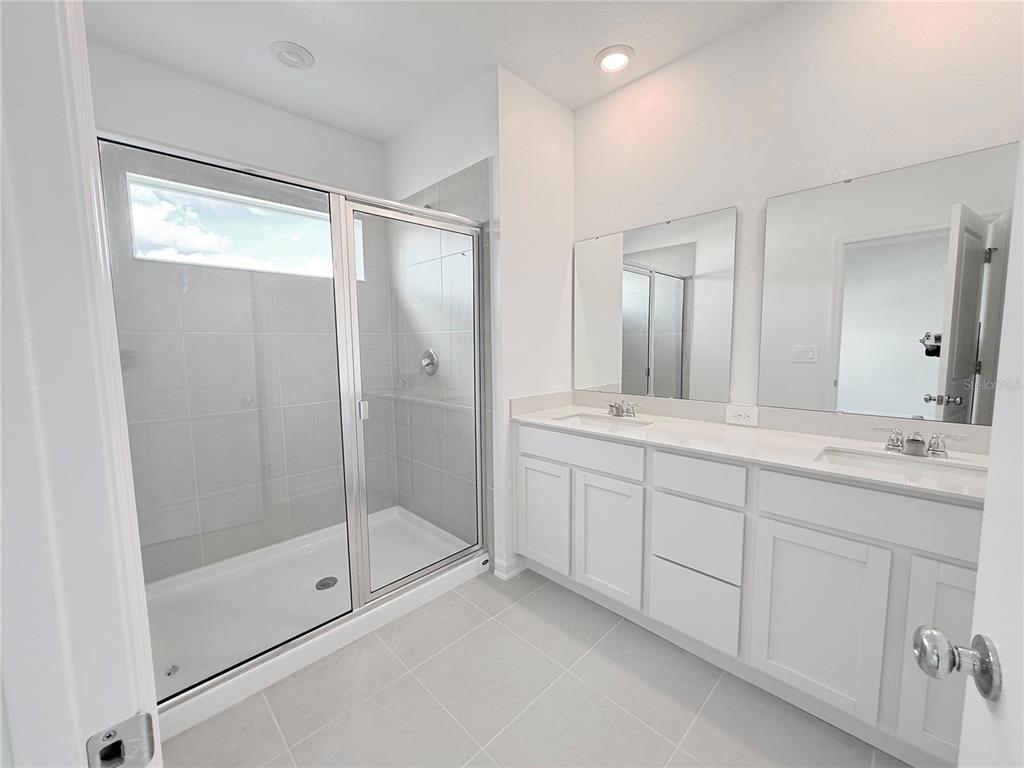 2747 Skyline Loop Kissimmee, FL 34758 - Photo 11 of 28