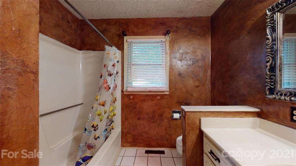 176 Waycaster Road Marion, NC 28752 - Photo 15 of 41 Gallery Image 15