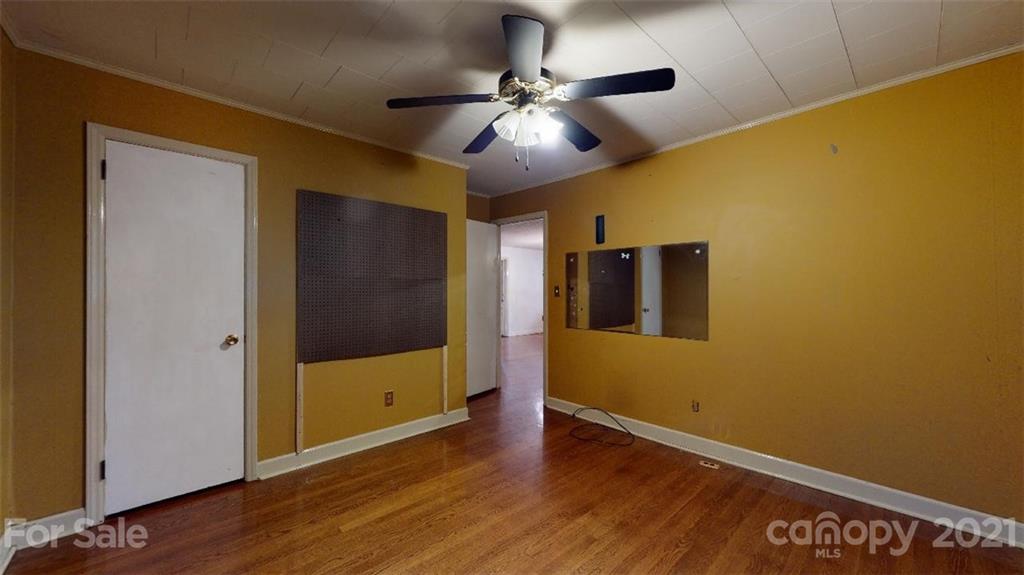 176 Waycaster Road Marion, NC 28752 - Photo 18 of 41 Gallery Image 18