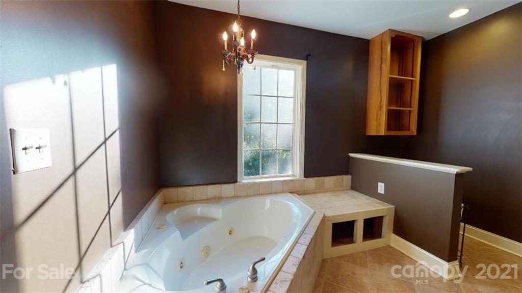 176 Waycaster Road Marion, NC 28752 - Photo 28 of 41 Gallery Image 28