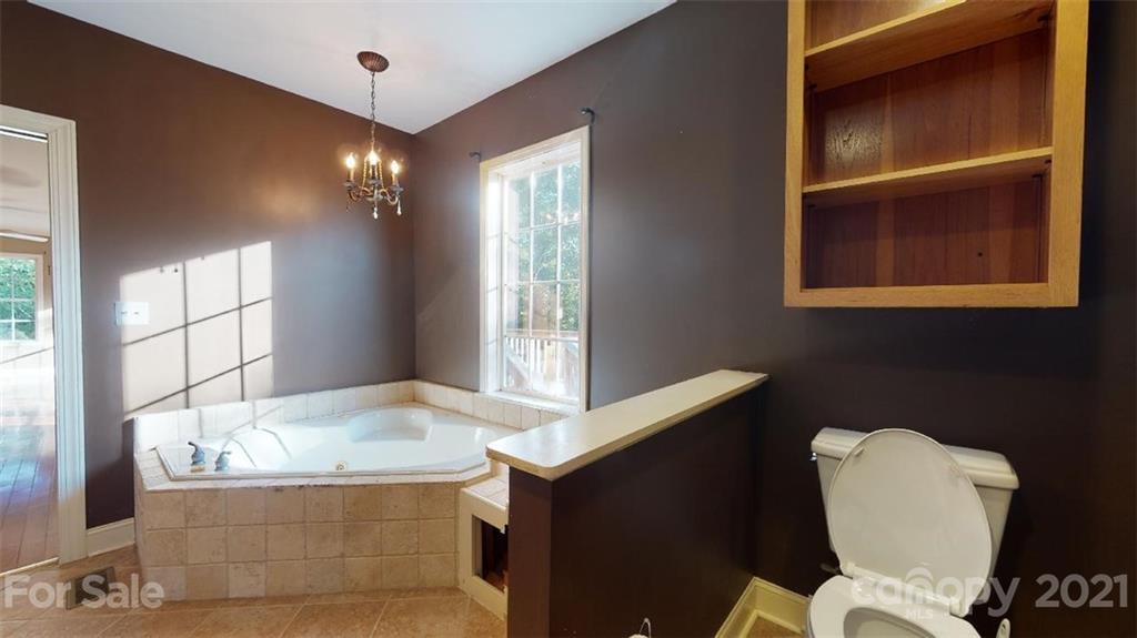 176 Waycaster Road Marion, NC 28752 - Photo 29 of 41 Gallery Image 29
