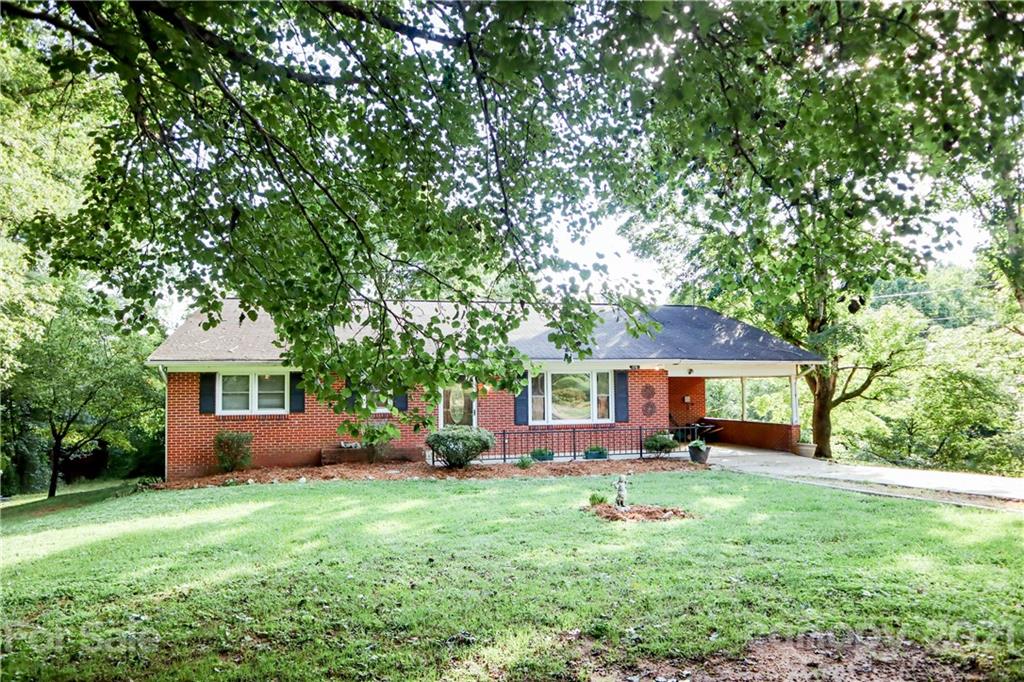 176 Waycaster Road Marion, NC 28752 - Photo 36 of 41 Gallery Image 36