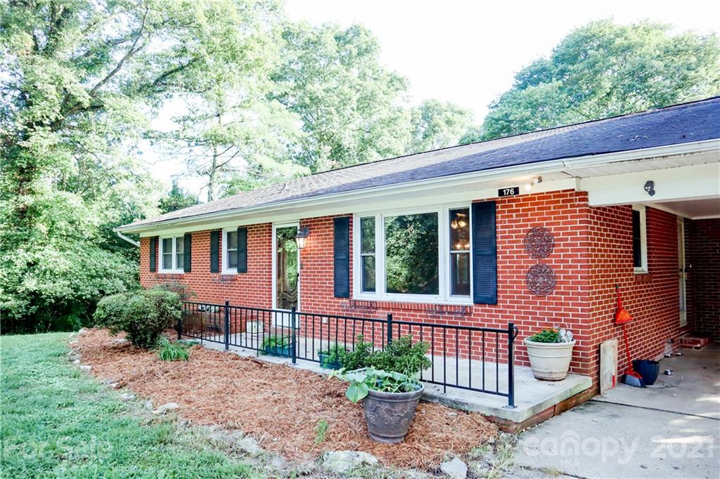 176 Waycaster Road Marion, NC 28752 - Photo 38 of 41 Gallery Image 38