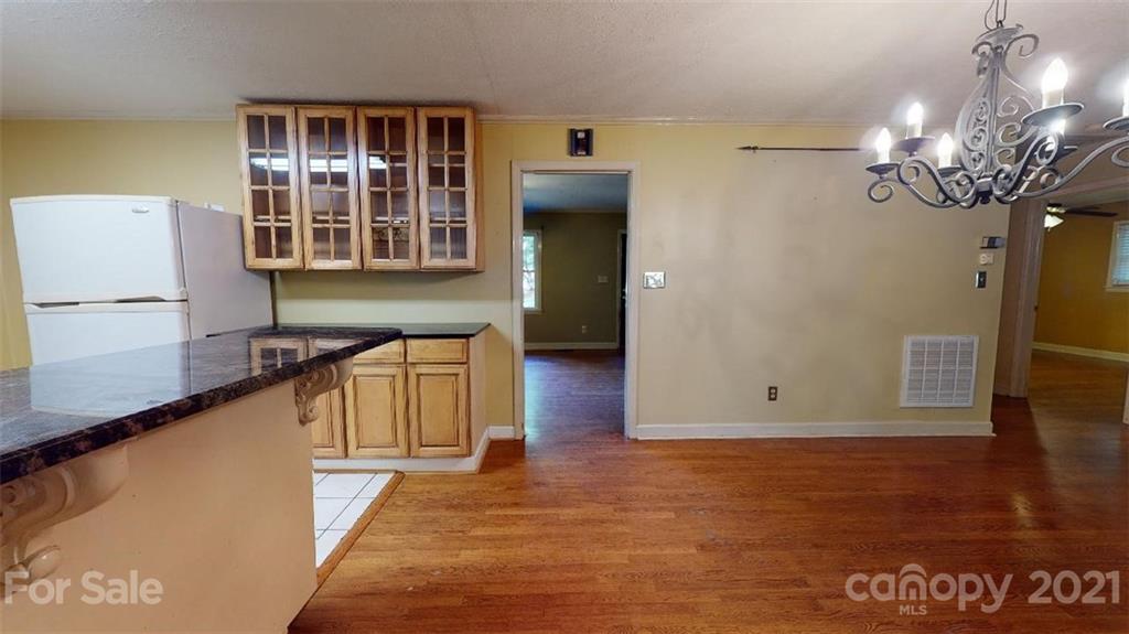 176 Waycaster Road Marion, NC 28752 - Photo 10 of 41 Gallery Image 10