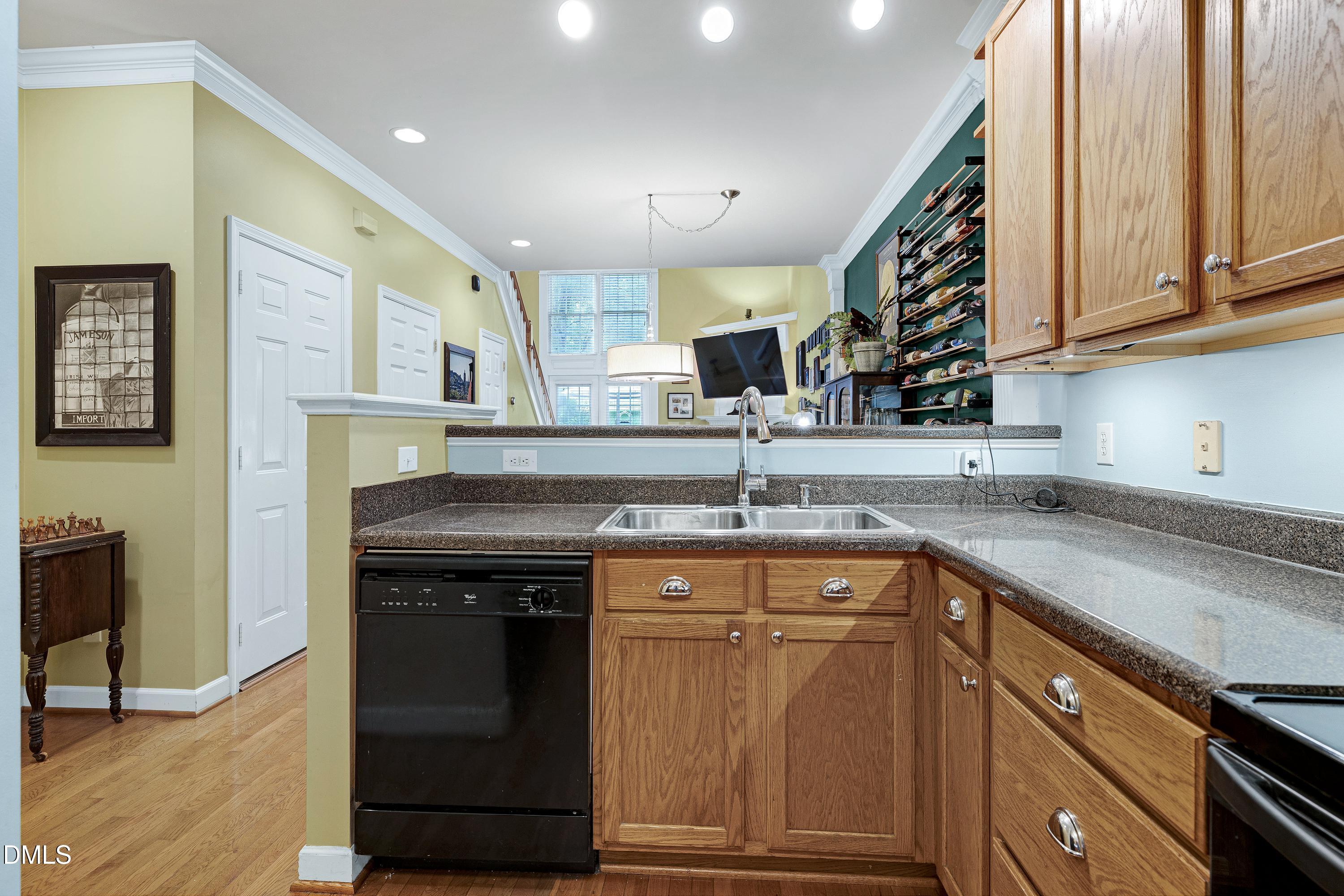 5322 Goldenglow Way Raleigh, NC 27606 - Photo 7 of 39 Scene-11