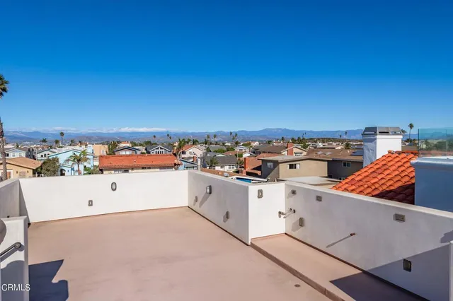 a view of a terrace with sky view