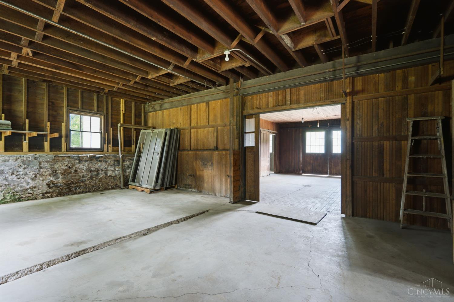 353 Oliver Road Wyoming, OH 45215 - Photo 18 of 25